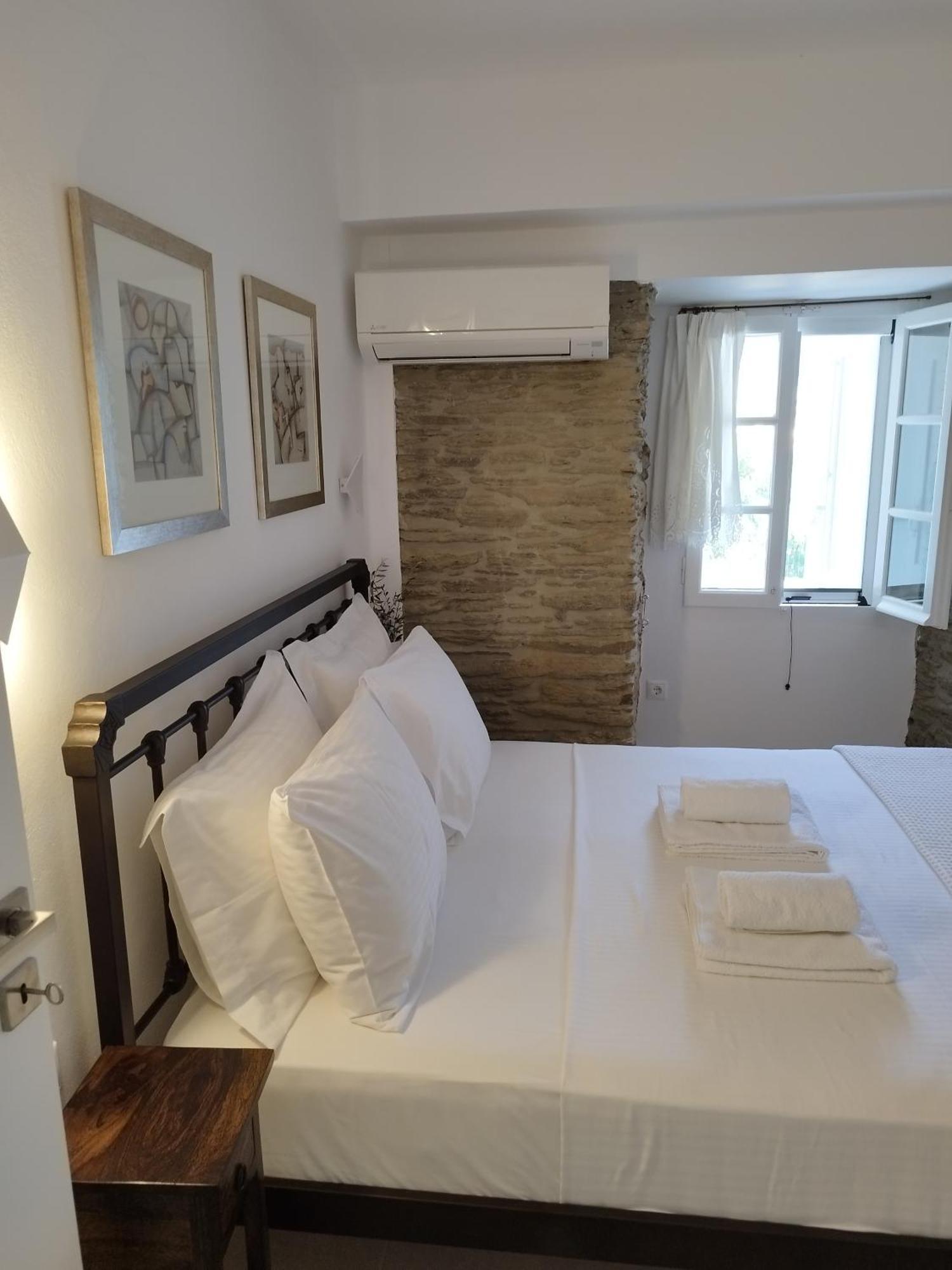 Korina'S Suites Ándros Buitenkant foto
