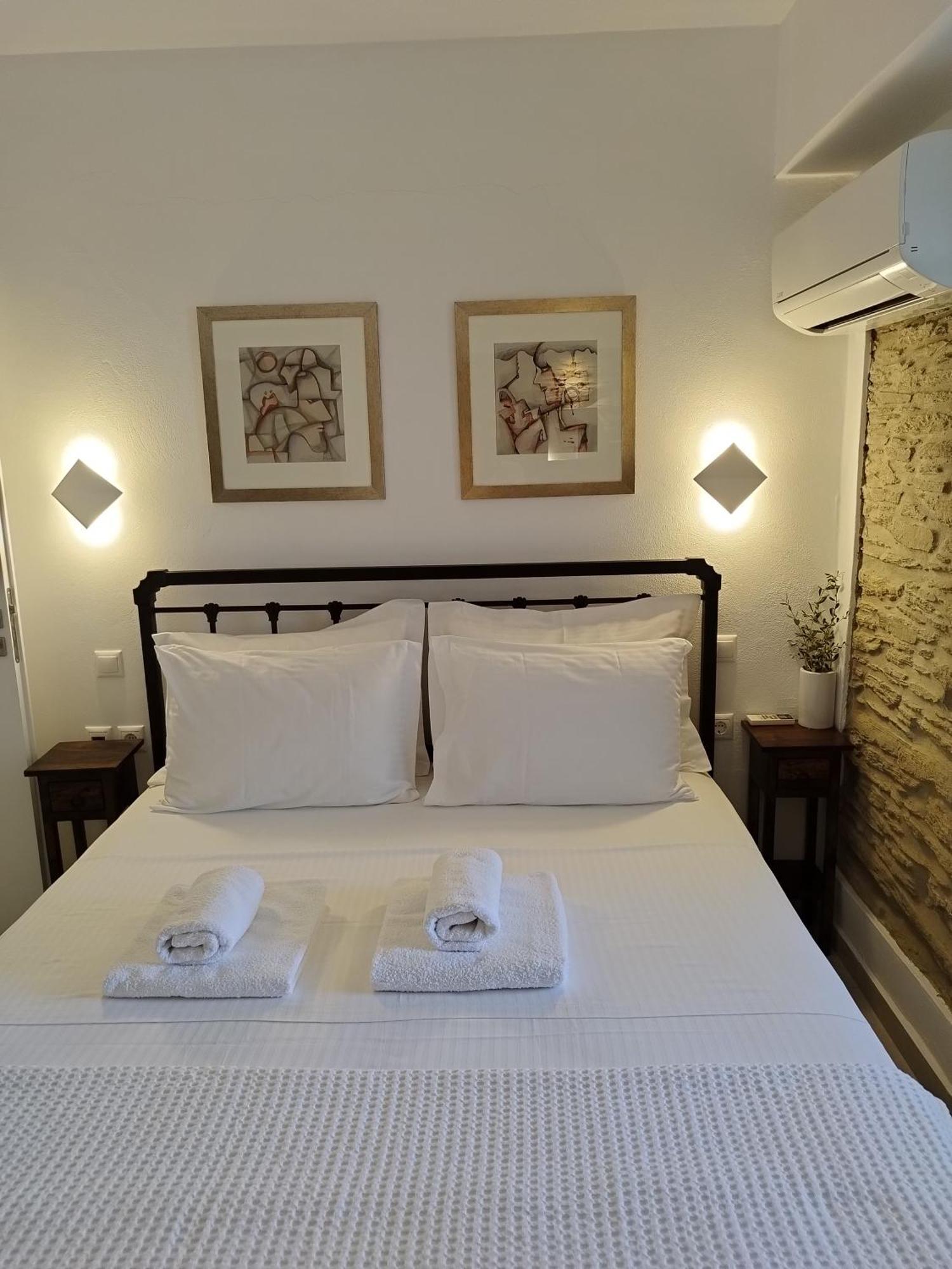 Korina'S Suites Ándros Buitenkant foto