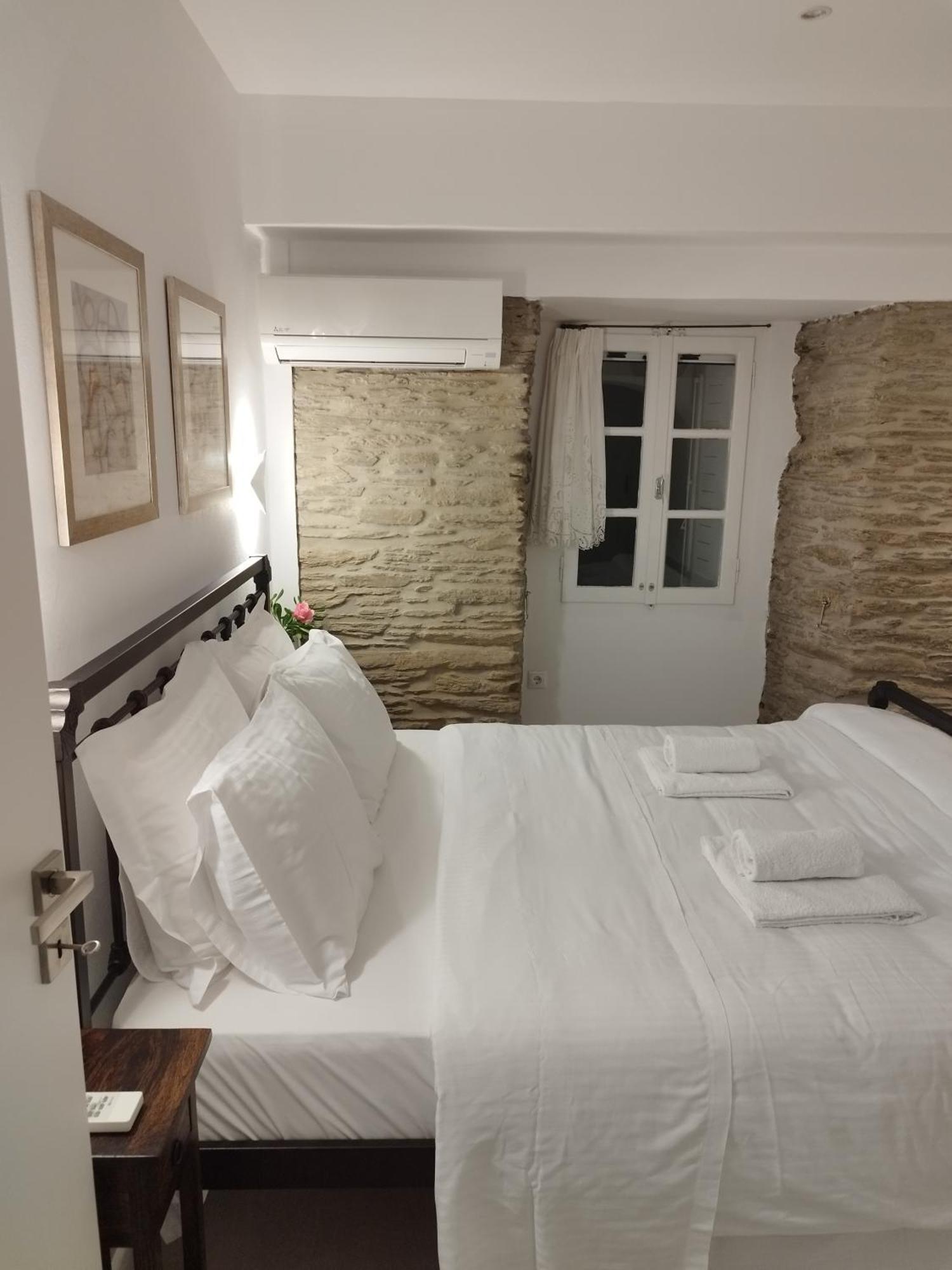 Korina'S Suites Ándros Buitenkant foto